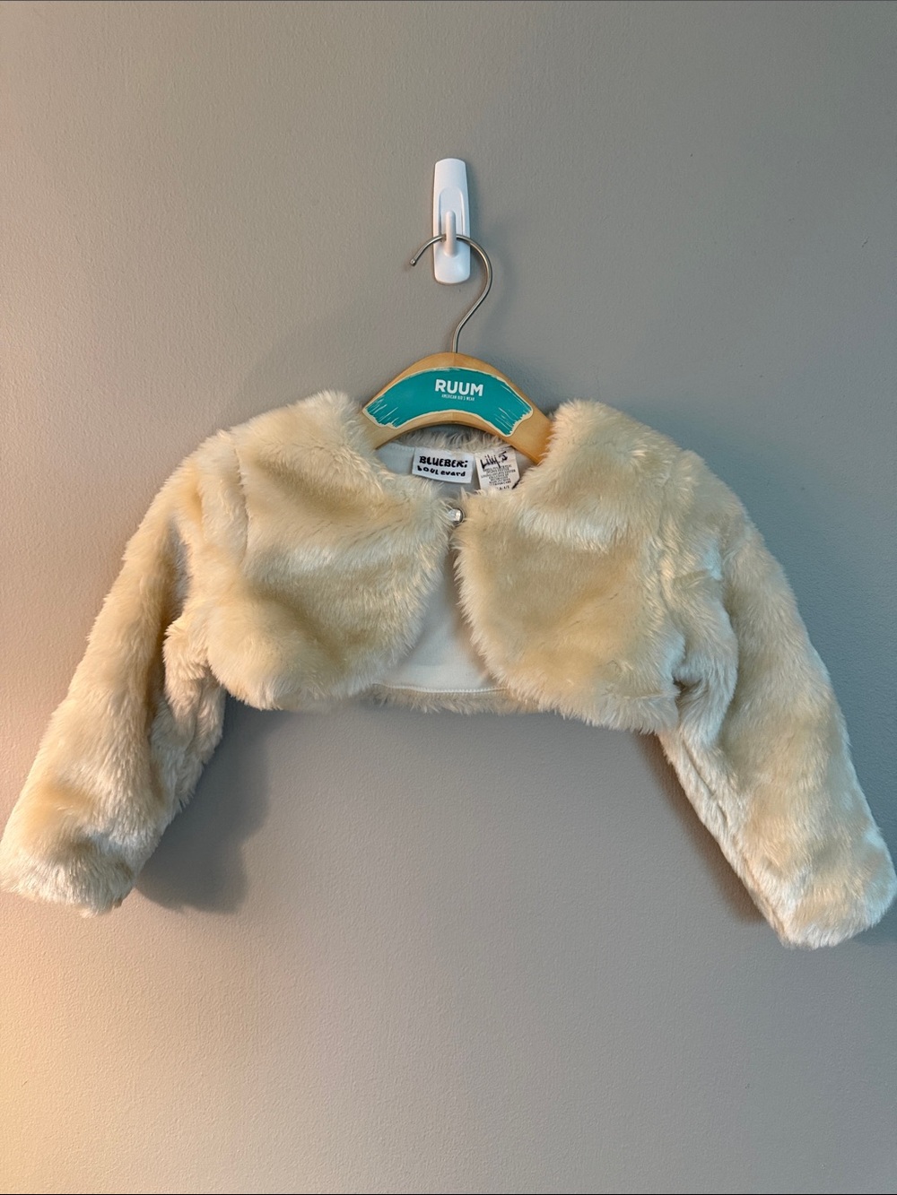 Blueberi blvd Cream Faux Fur Girls Bolero Shrug 4/5